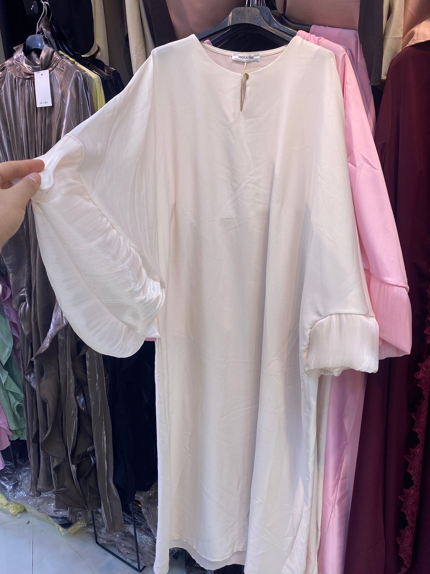 Robe d’hôtesse avec manches bouffante
