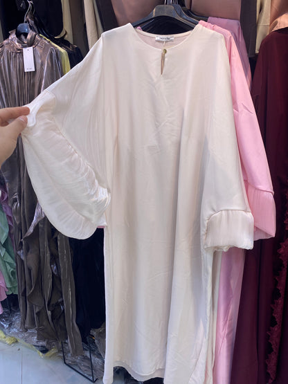 Robe d’hôtesse avec manches bouffante
