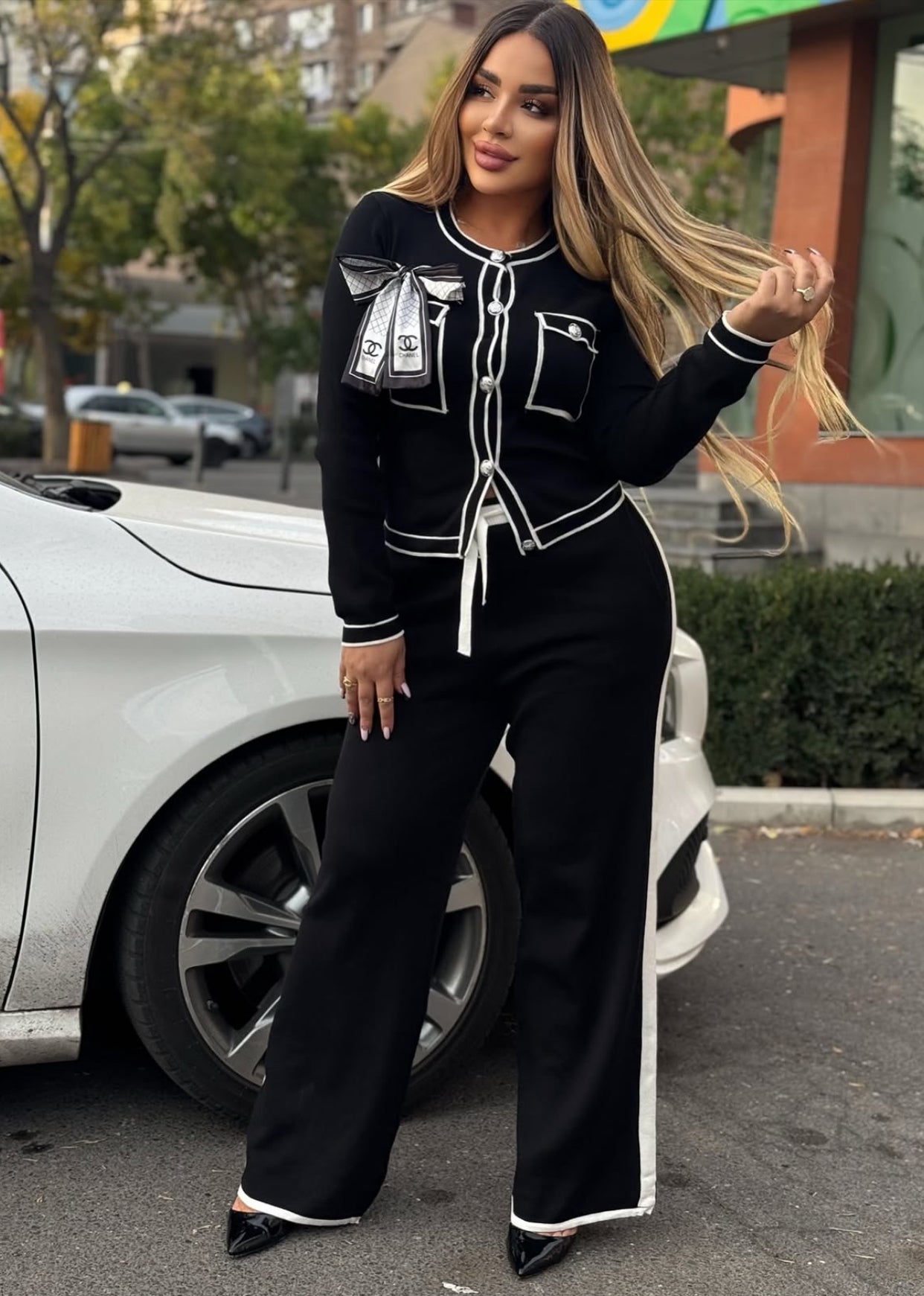 Ensemble chanel avec broche