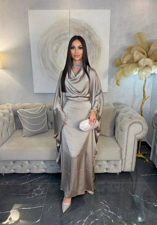 Robe d’hôtesse modeste