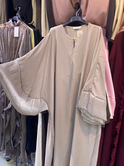 Robe d’hôtesse avec manches bouffante