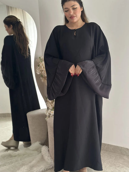 Robe d’hôtesse avec manches bouffante
